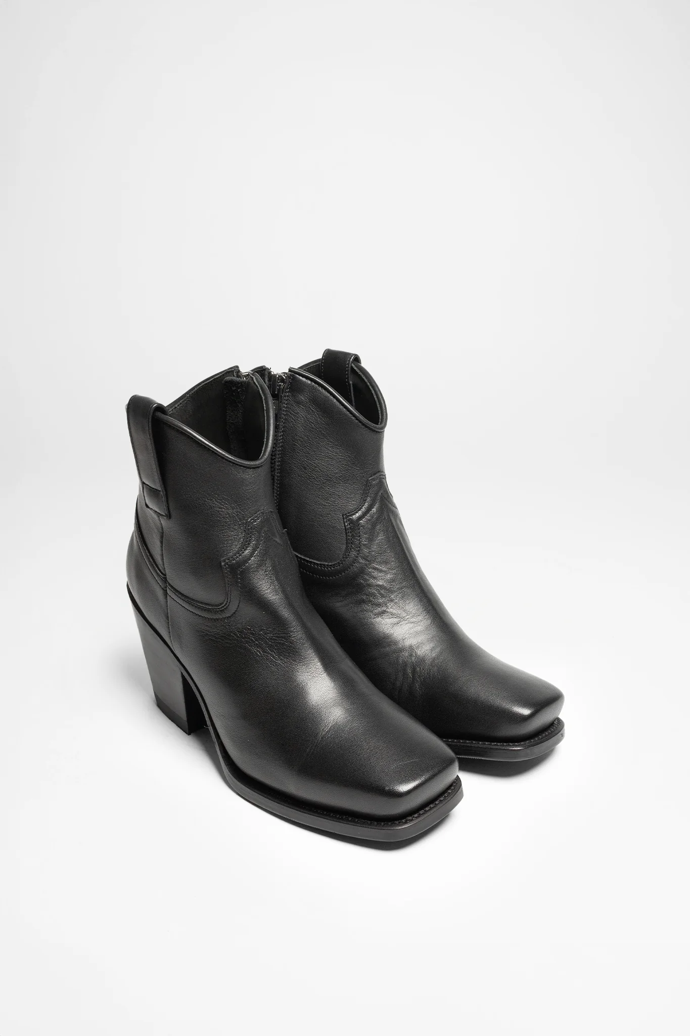 15521 LAYA Damen Schwarz